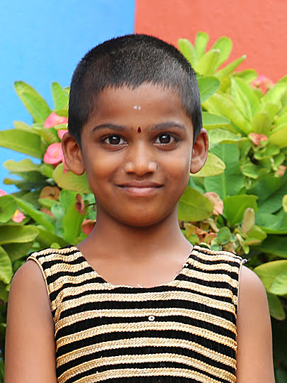 m_keerthiga_8ans_1437